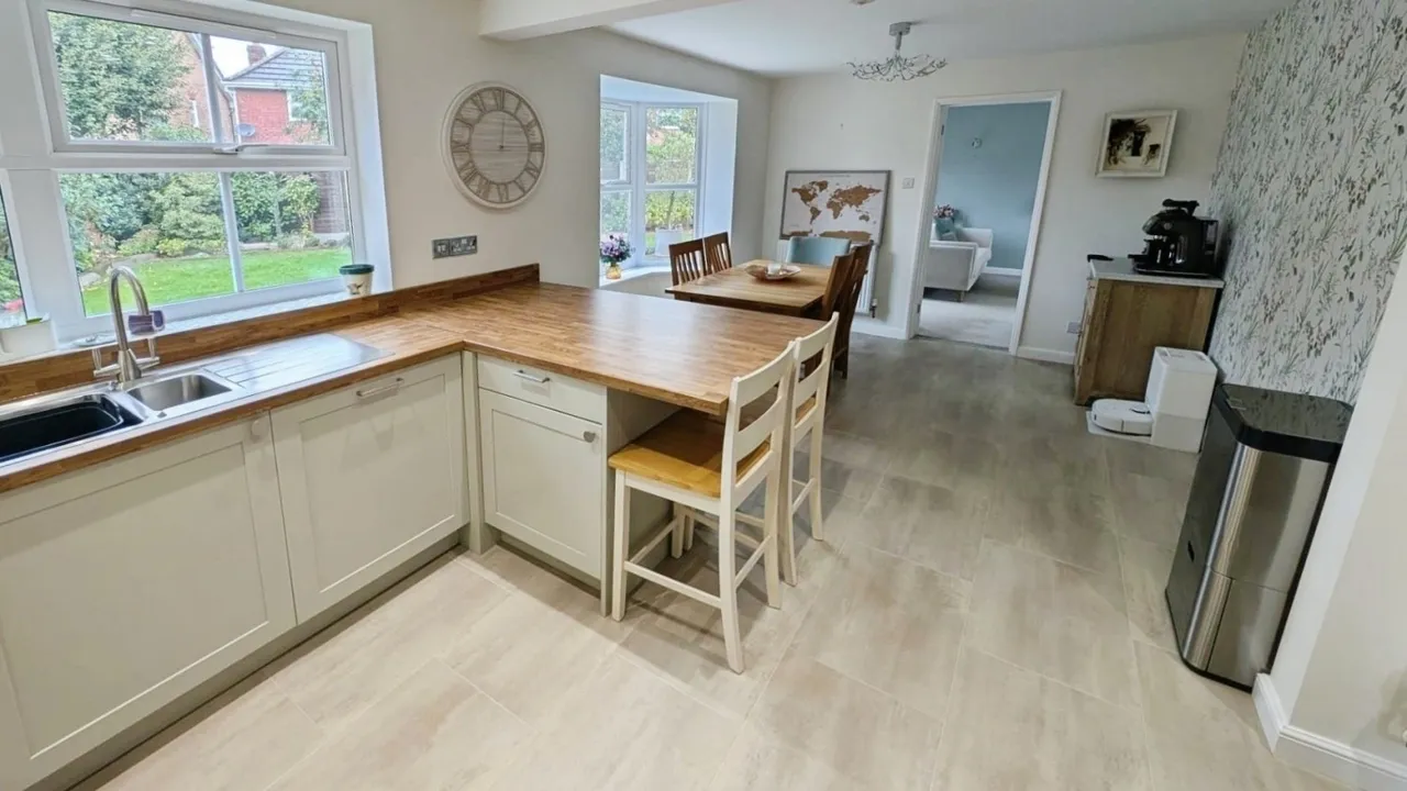 Dryleaze, Yate, BS37, photo 6