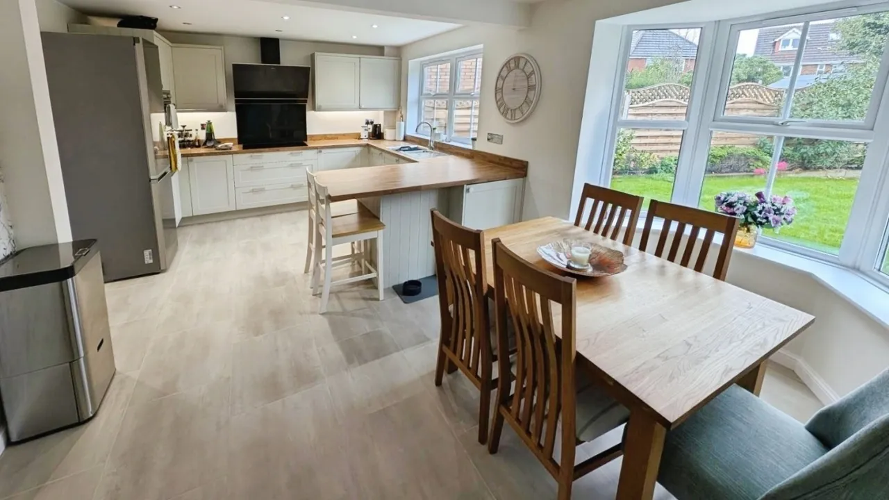 Dryleaze, Yate, BS37, photo 3