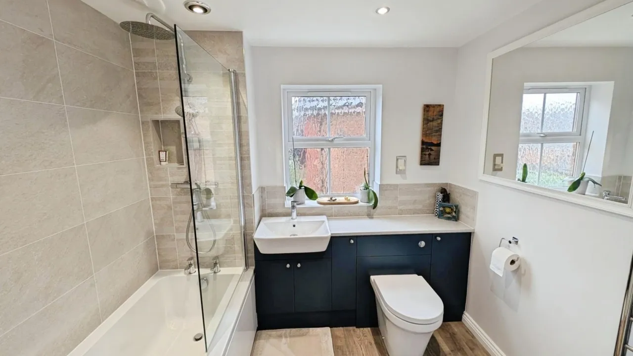 Dryleaze, Yate, BS37, photo 18
