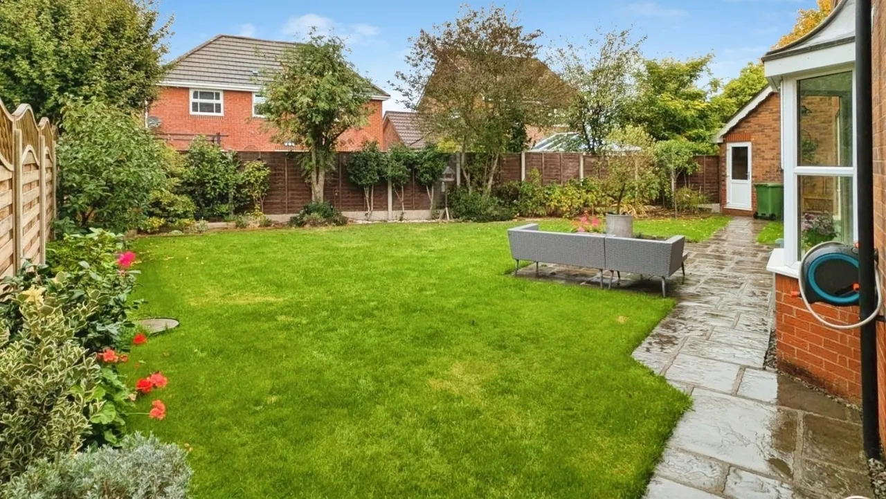 Dryleaze, Yate, BS37, photo 20