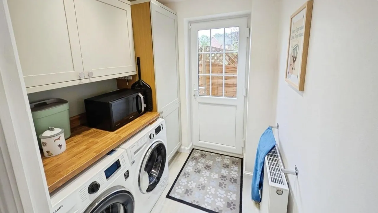 Dryleaze, Yate, BS37, photo 7
