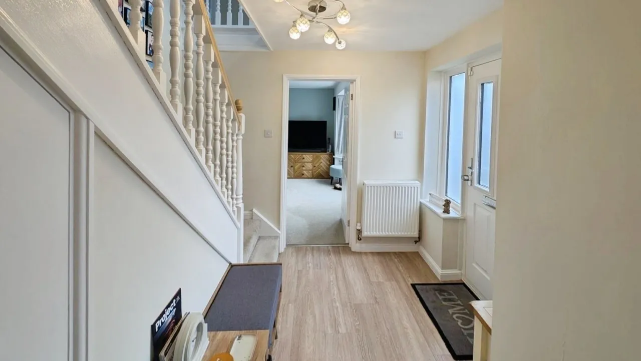 Dryleaze, Yate, BS37, photo 10