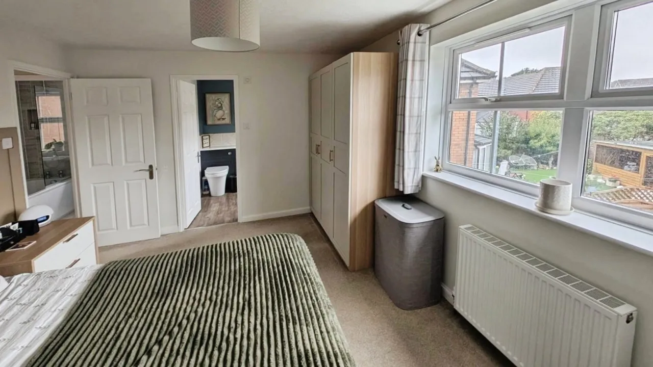 Dryleaze, Yate, BS37, photo 13