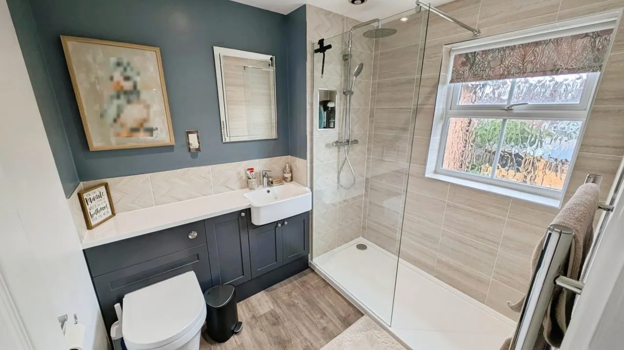 Dryleaze, Yate, BS37, photo 14