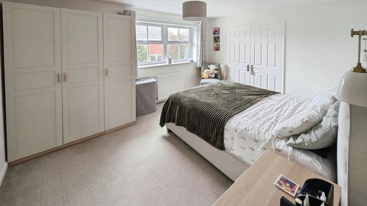 Dryleaze, Yate, BS37, photo 12