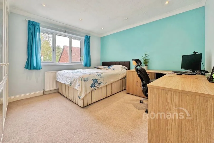 Georgeham Road, Owlsmoor, GU47, photo 13