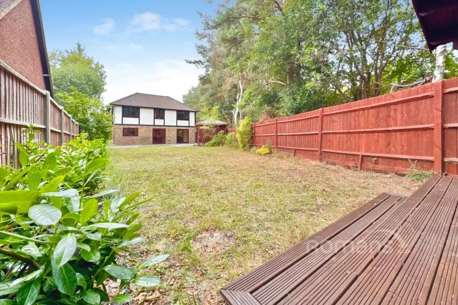 Georgeham Road, Owlsmoor, GU47, photo 17