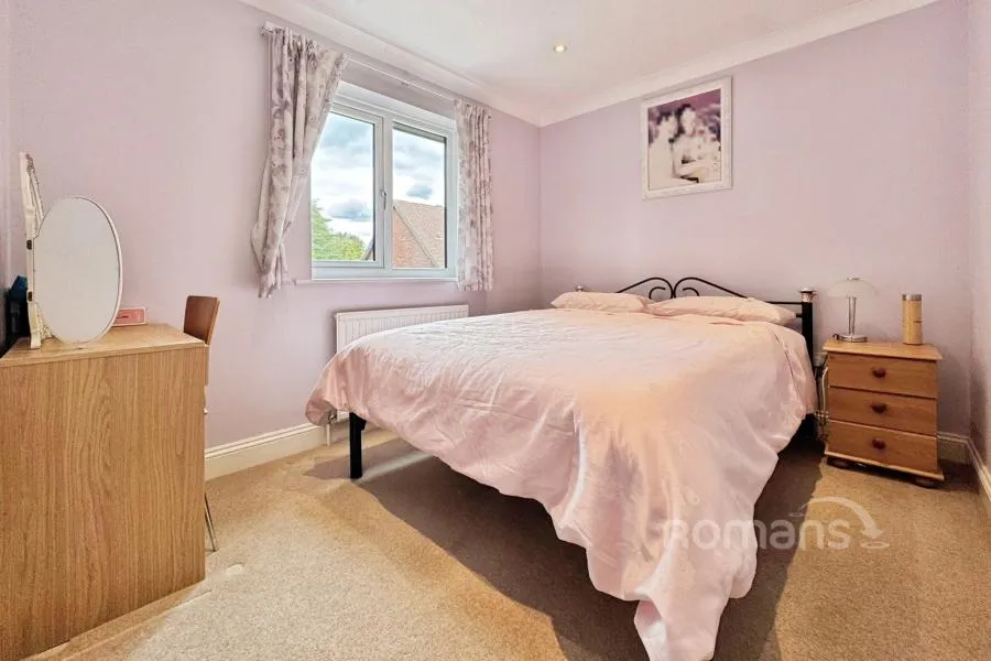 Georgeham Road, Owlsmoor, GU47, photo 15