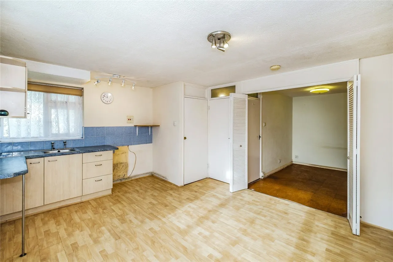 Chesswood Road, Worthing, BN11, photo 5