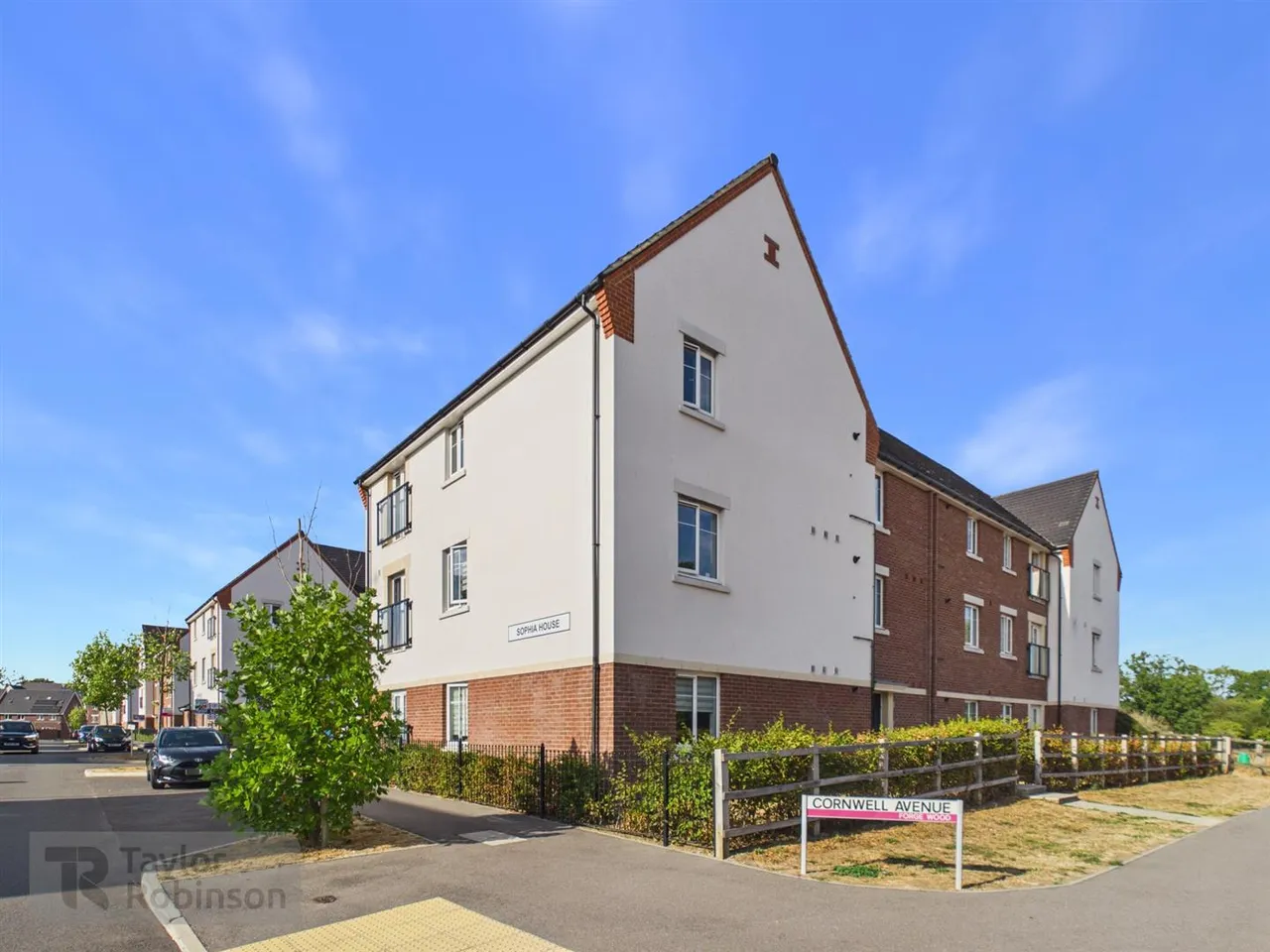 Oriel Close, Forge Wood, RH10, photo 3