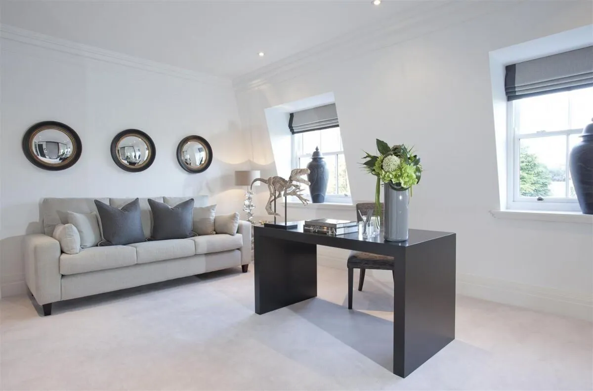 Princess Square, Esher, KT10, photo 5