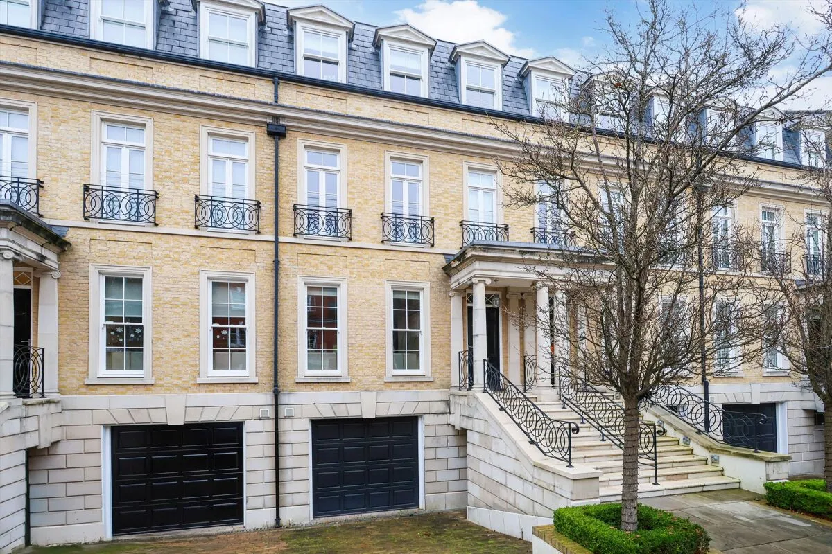 4 bed house to rent, Princess Square, Esher, KT10