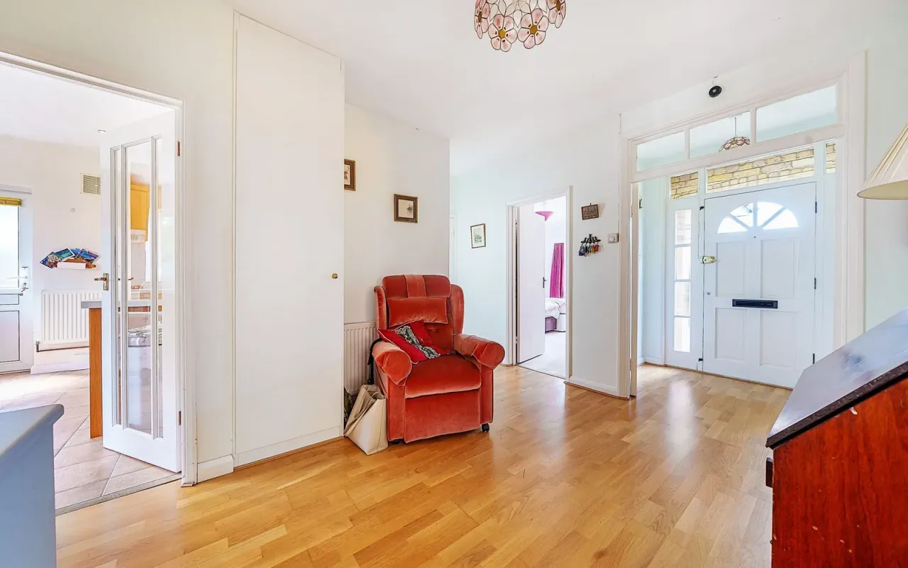Royal Avenue, Worcester Park, KT4, photo 2