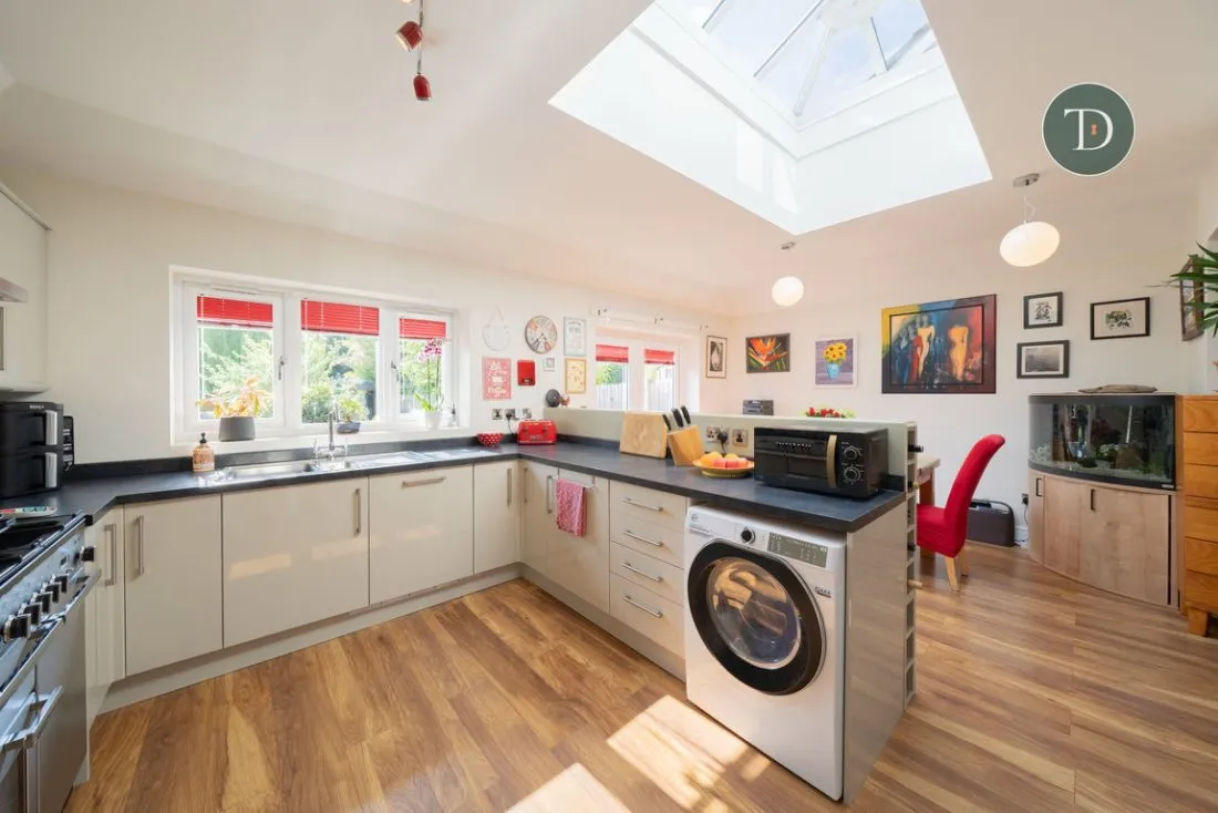 Pooltown Road, Whitby, CH65 7AF, photo 11