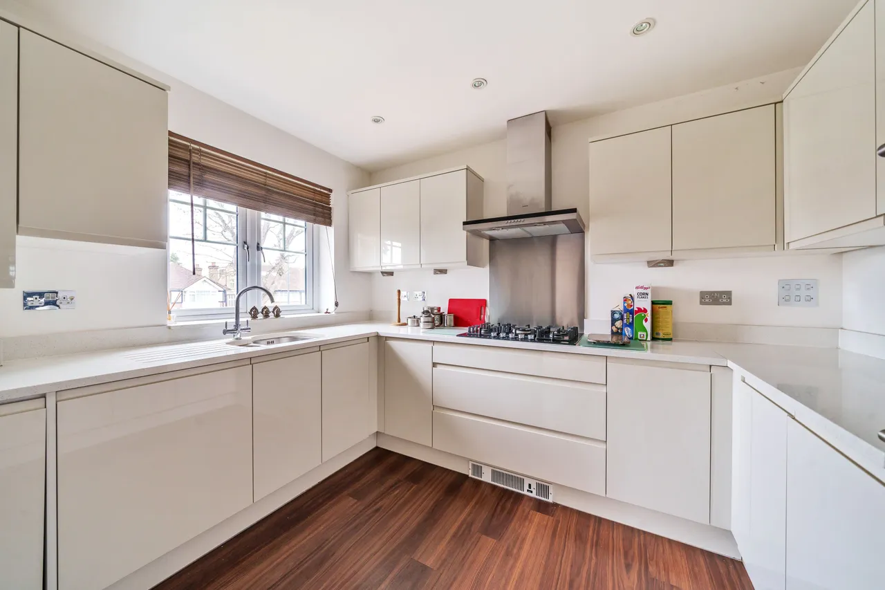 6 Marylake Court, 293 Whitchurch Lane, Edgware, photo 11
