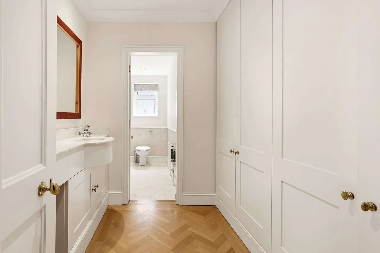 Wykeham Road, London, NW4, photo 15