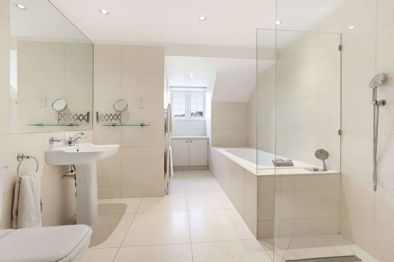 Wykeham Road, London, NW4, photo 11