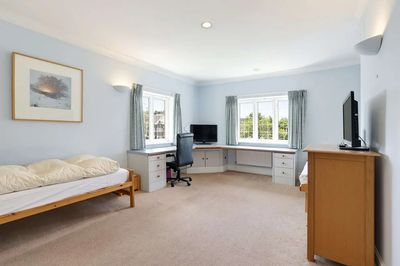 Wykeham Road, London, NW4, photo 12