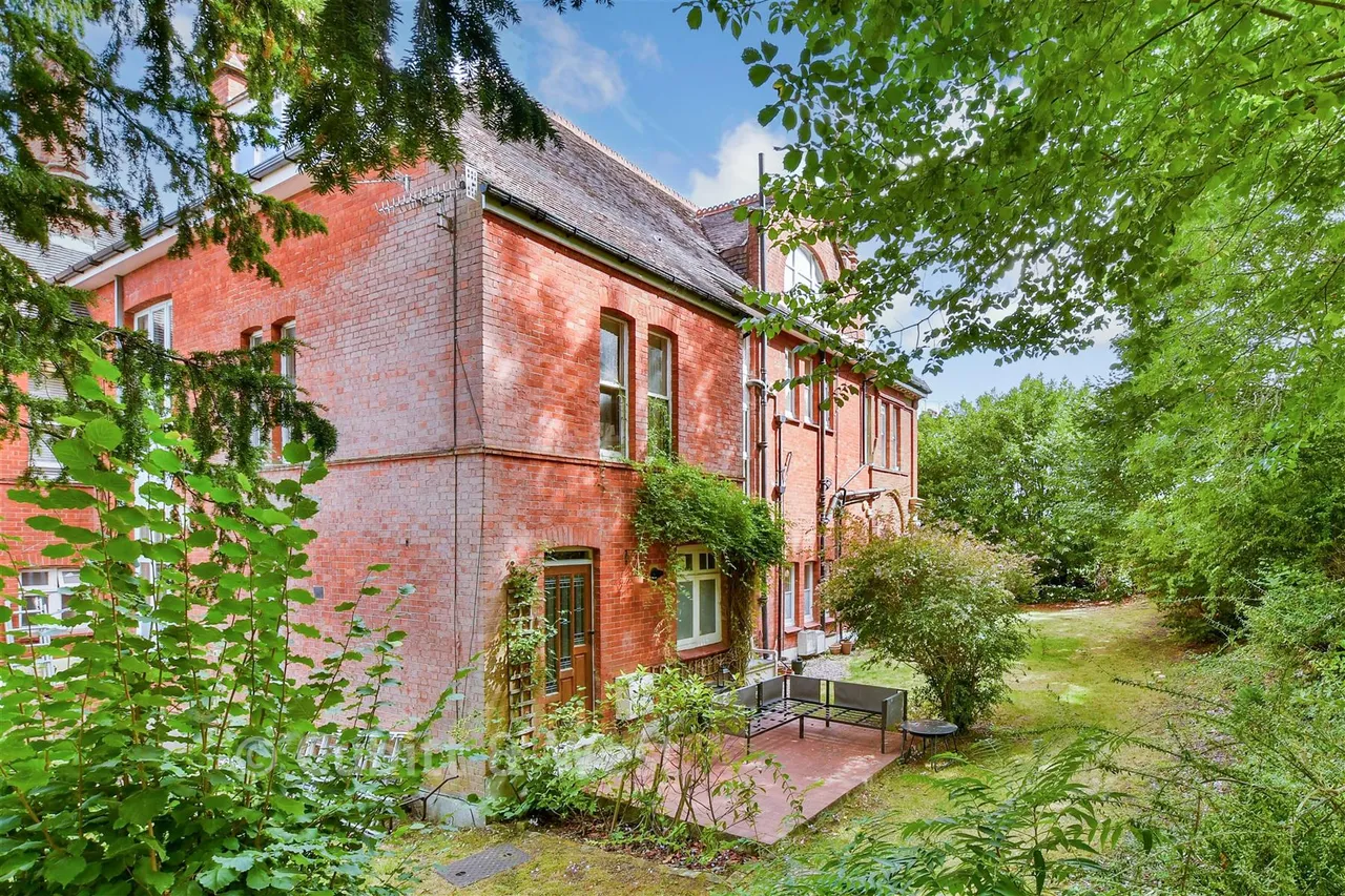 Frensham Road, Kenley, CR8, photo 10