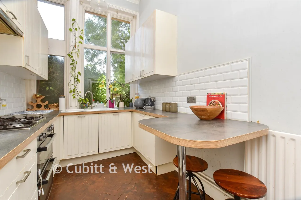 Frensham Road, Kenley, CR8, photo 7