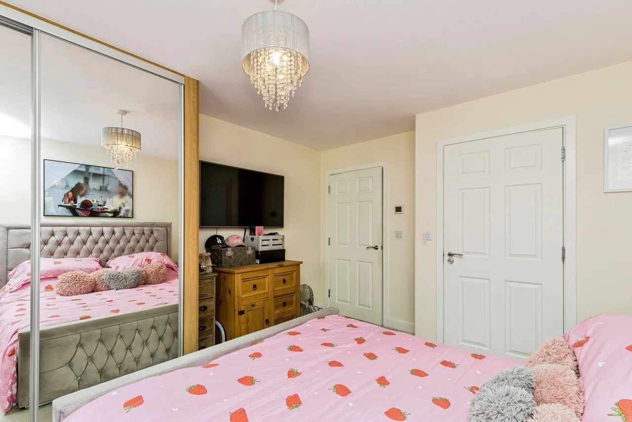 Bricklayer Lane, Faygate, RH12, photo 9