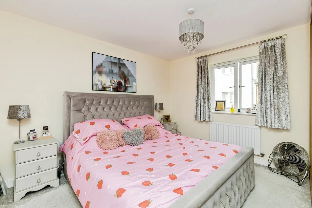 Bricklayer Lane, Faygate, RH12, photo 4