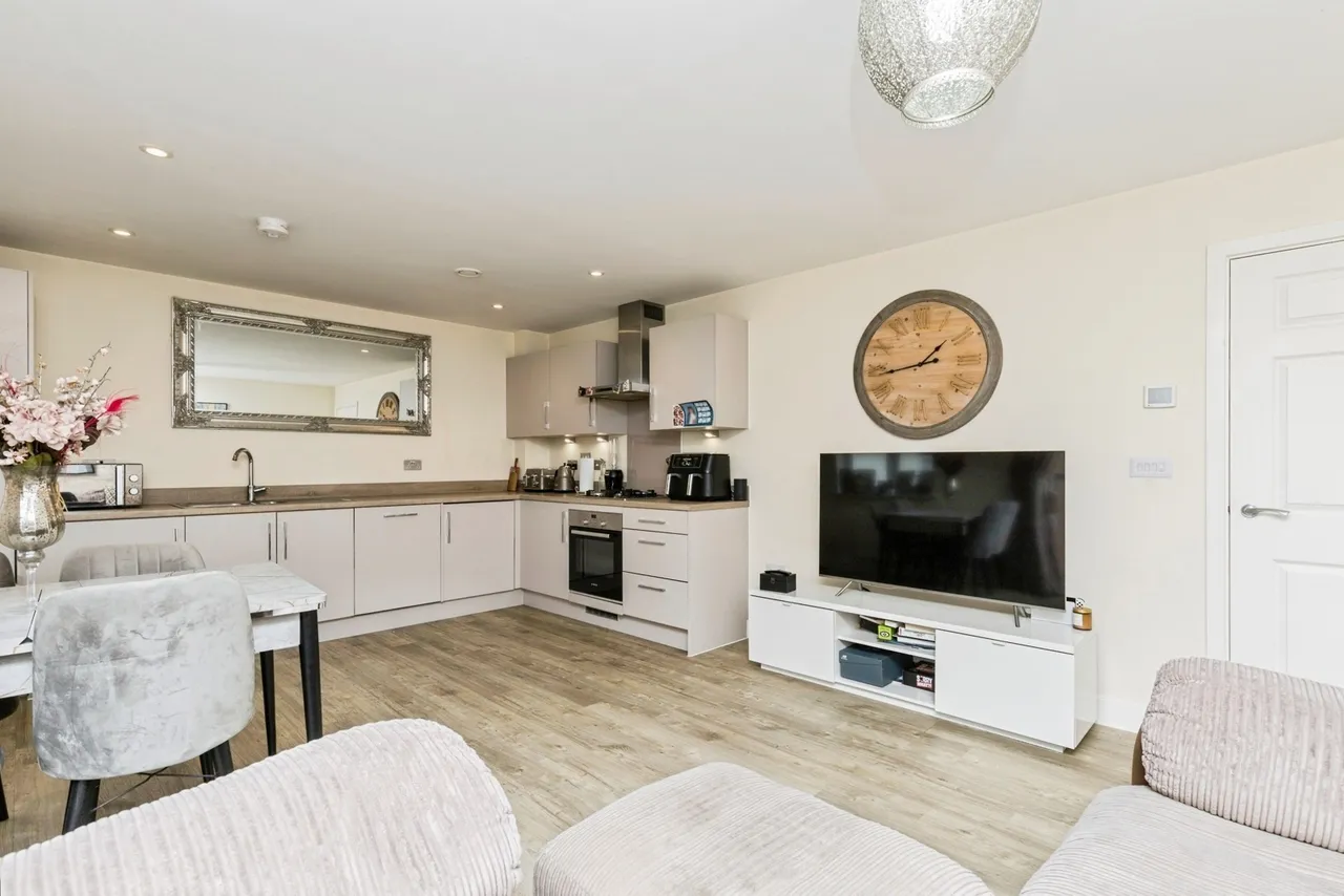 Bricklayer Lane, Faygate, RH12, photo 6