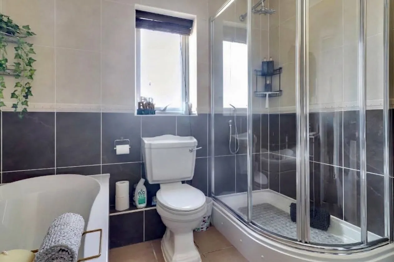 Valley Ridge, Kippax, LS25, photo 32
