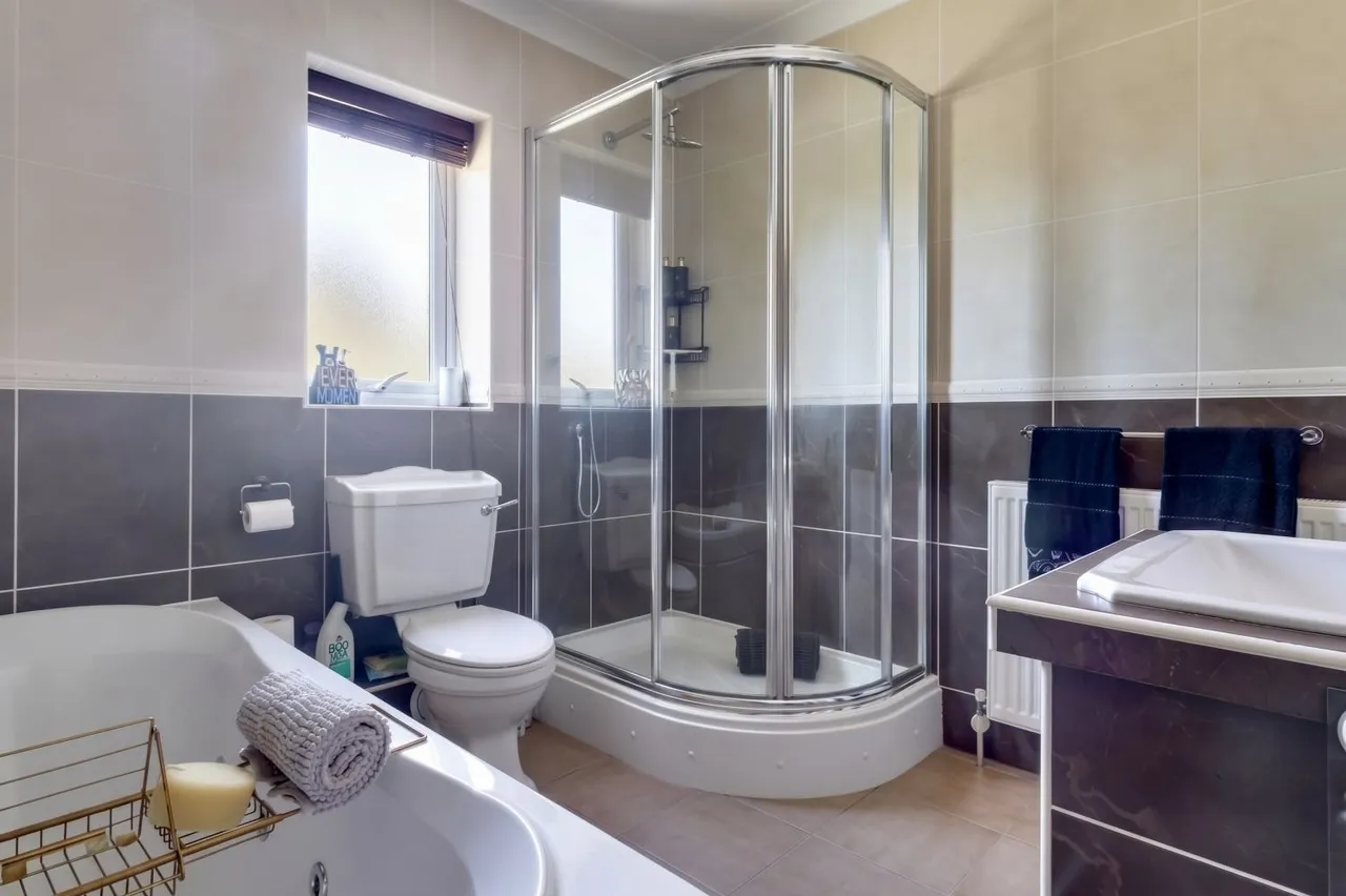 Valley Ridge, Kippax, LS25, photo 31