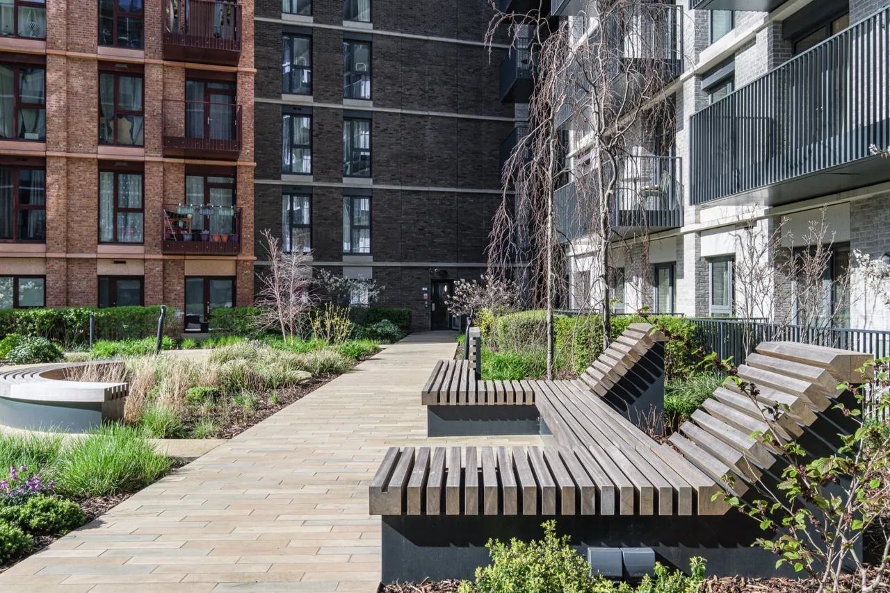 Moat Street, London, SW11, photo 16