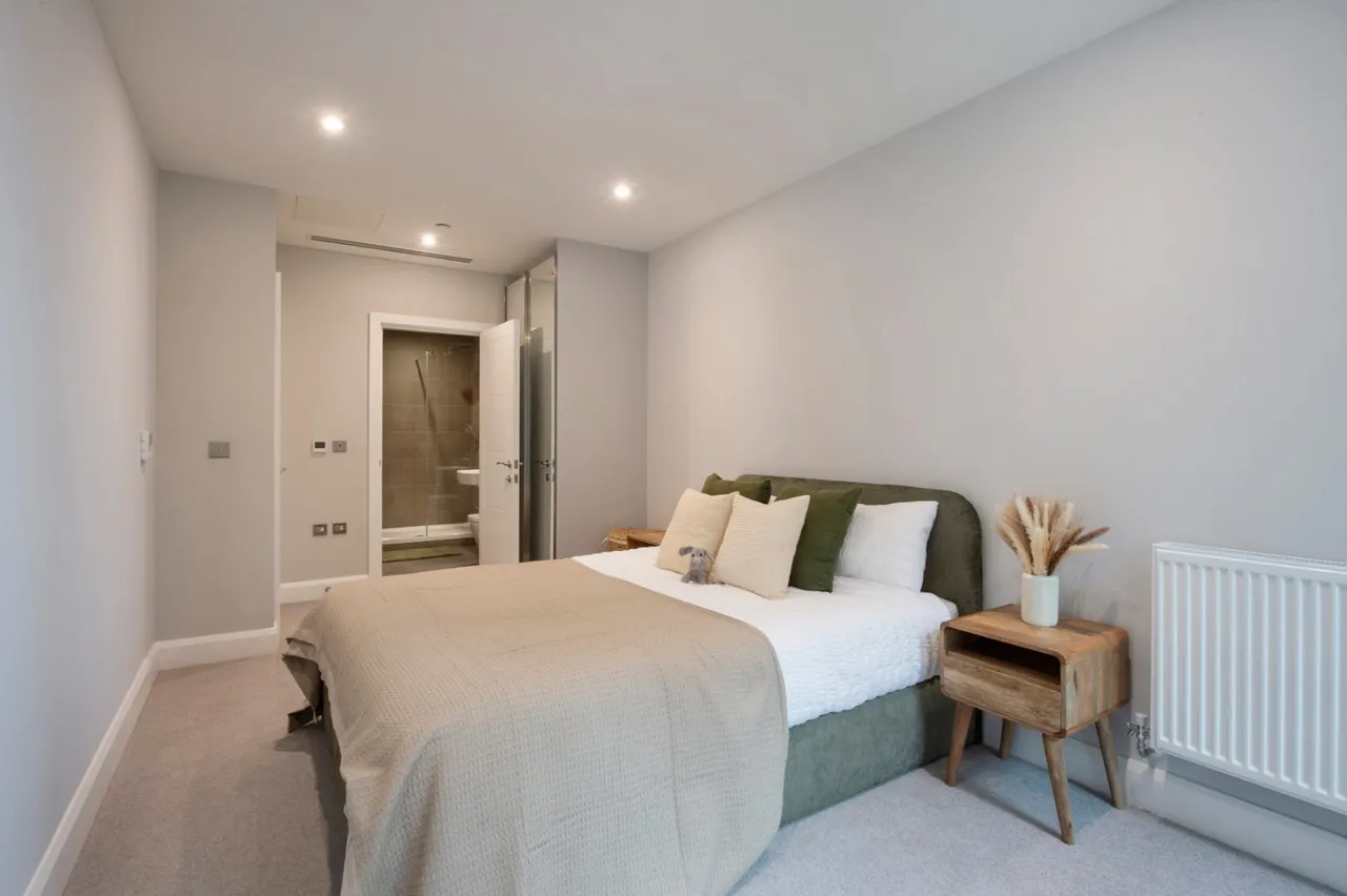 Moat Street, London, SW11, photo 7