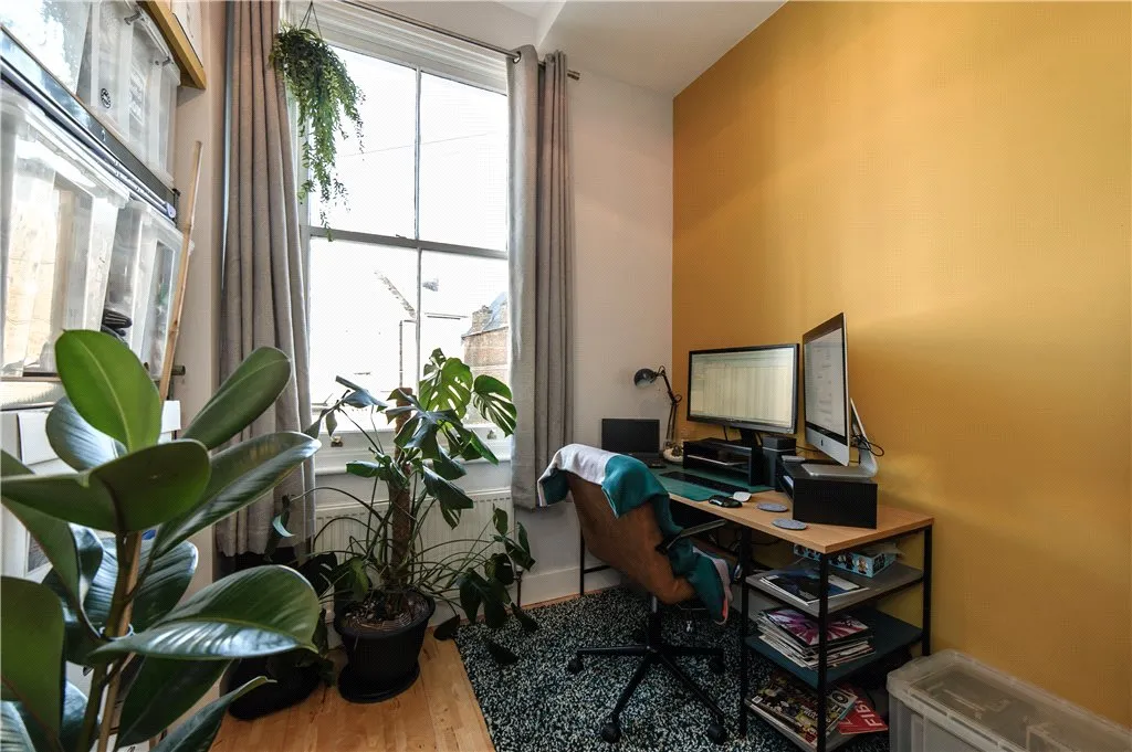 Hayter Road, London, SW2, photo 4