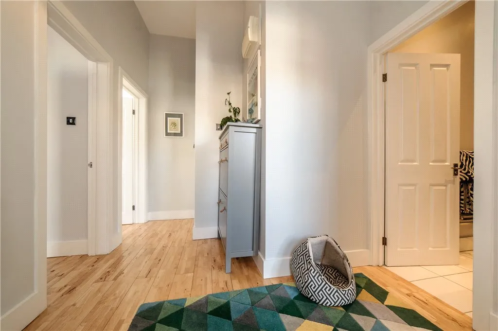 Hayter Road, London, SW2, photo 6