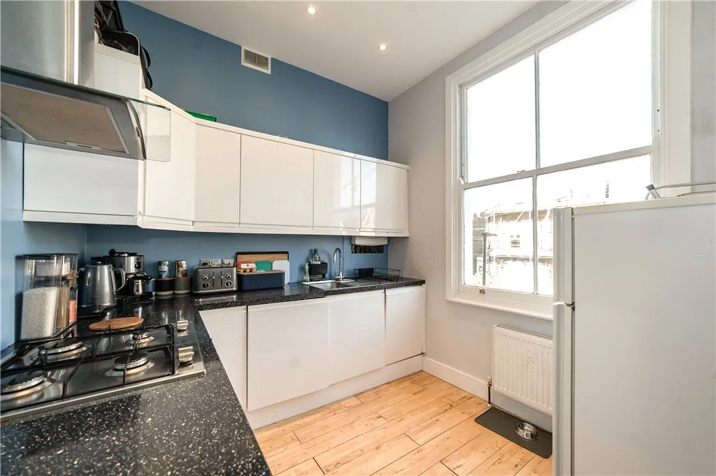 Hayter Road, London, SW2, photo 2