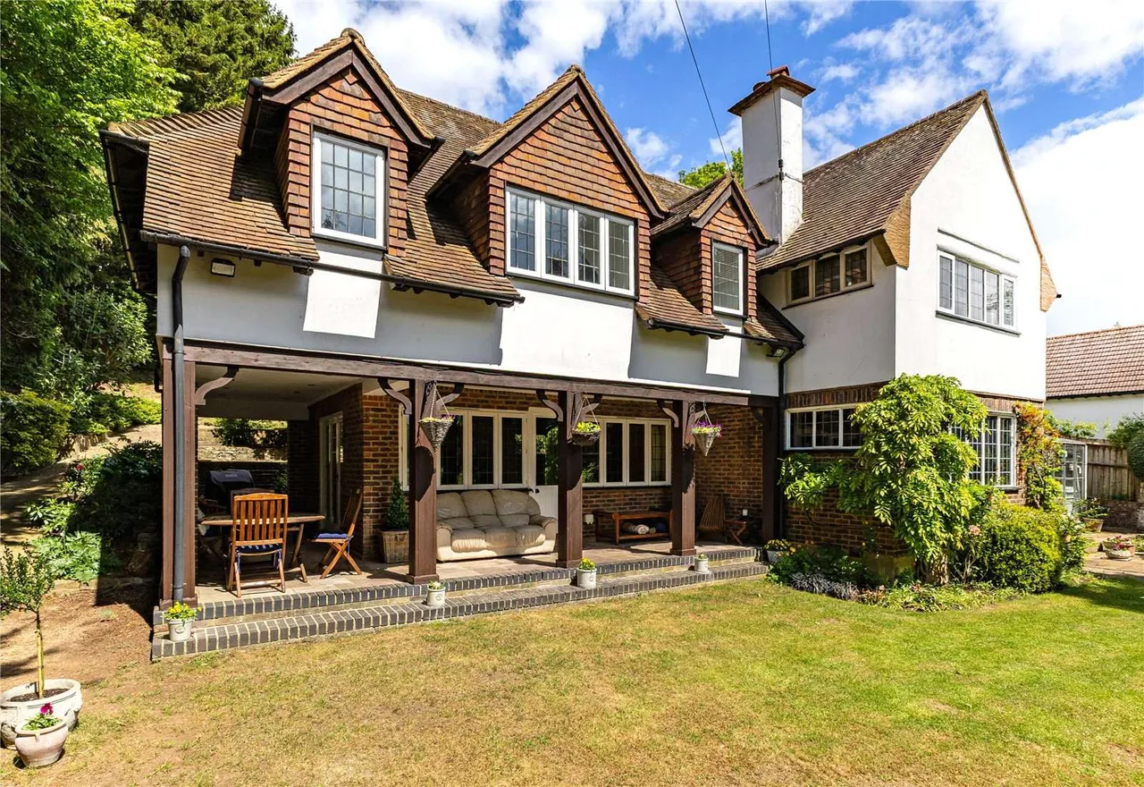 5 bed house for sale — Loudwater Lane, Loudwater, Rickmansworth, Hertfordshire, WD3 4HP