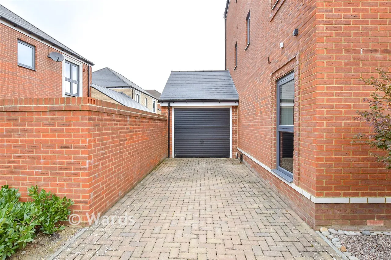 Ruton Square, Kings Hill, ME19, photo 14