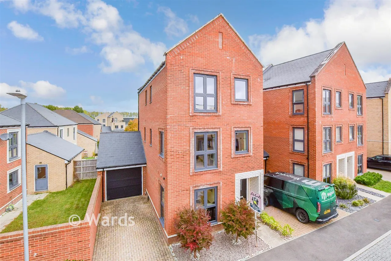 4 bed house for sale, Ruton Square, Kings Hill, ME19