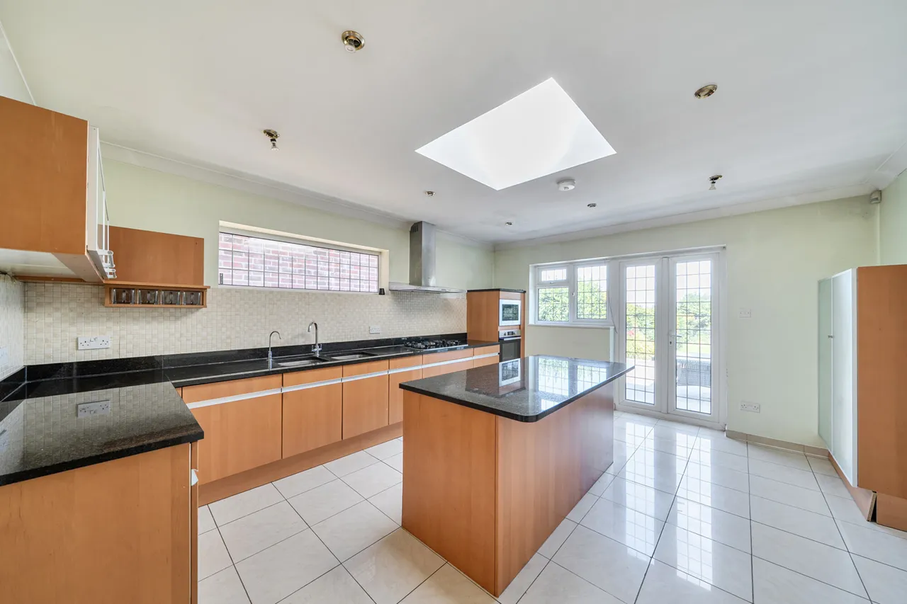 Westbury Road, Northwood, HA6, photo 2