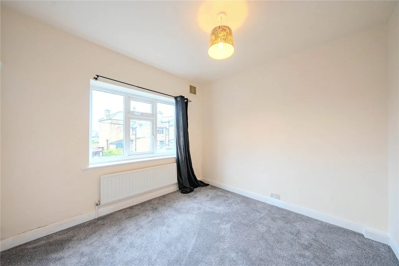 Clifton Drive, Pudsey, LS28, photo 9