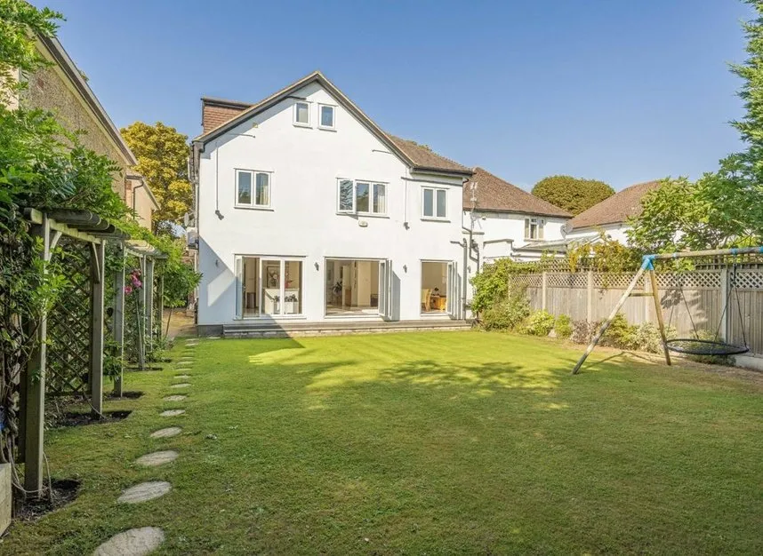 The Avenue, Sunbury-on-thames, TW16, photo 11