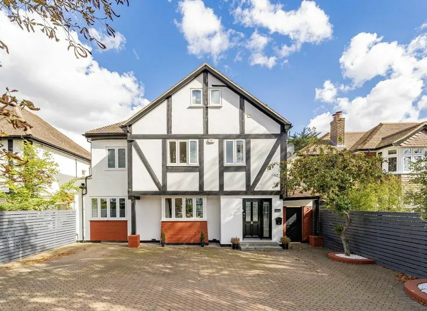 6 bed house for sale — The Avenue, Sunbury-on-thames, TW16