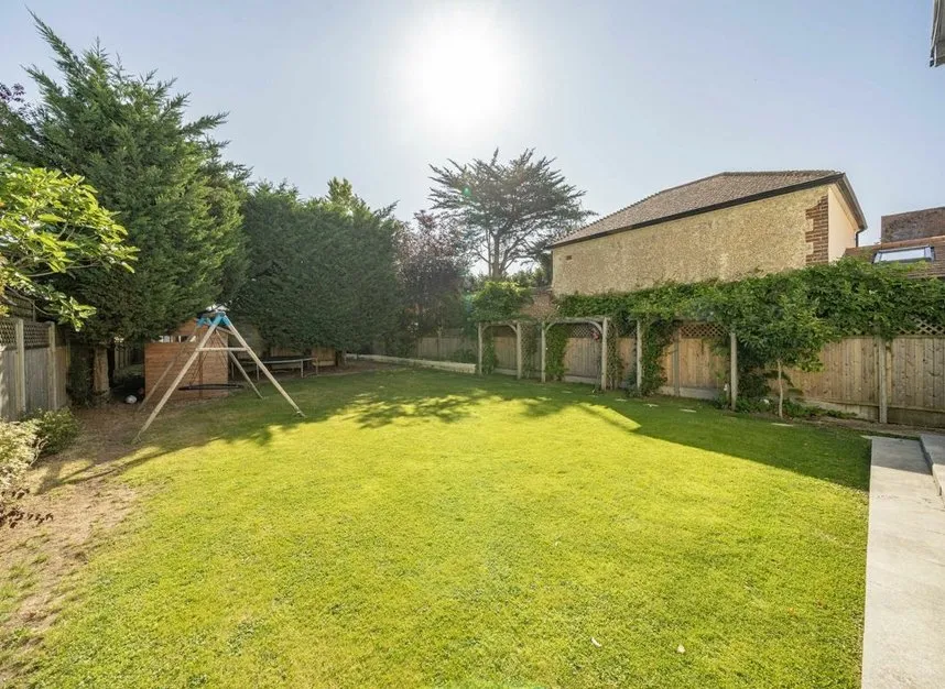 The Avenue, Sunbury-on-thames, TW16, photo 10