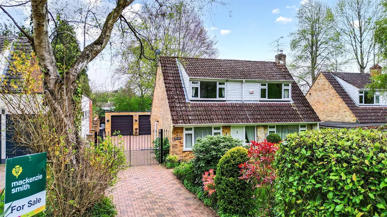 Nightingale Road, Ash, Guildford, Surrey, GU12 6DD, photo 17