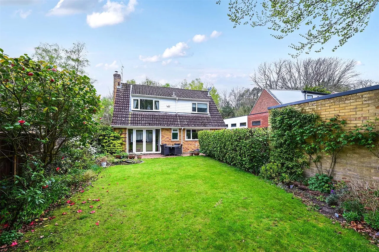 Nightingale Road, Ash, Guildford, Surrey, GU12 6DD, photo 12