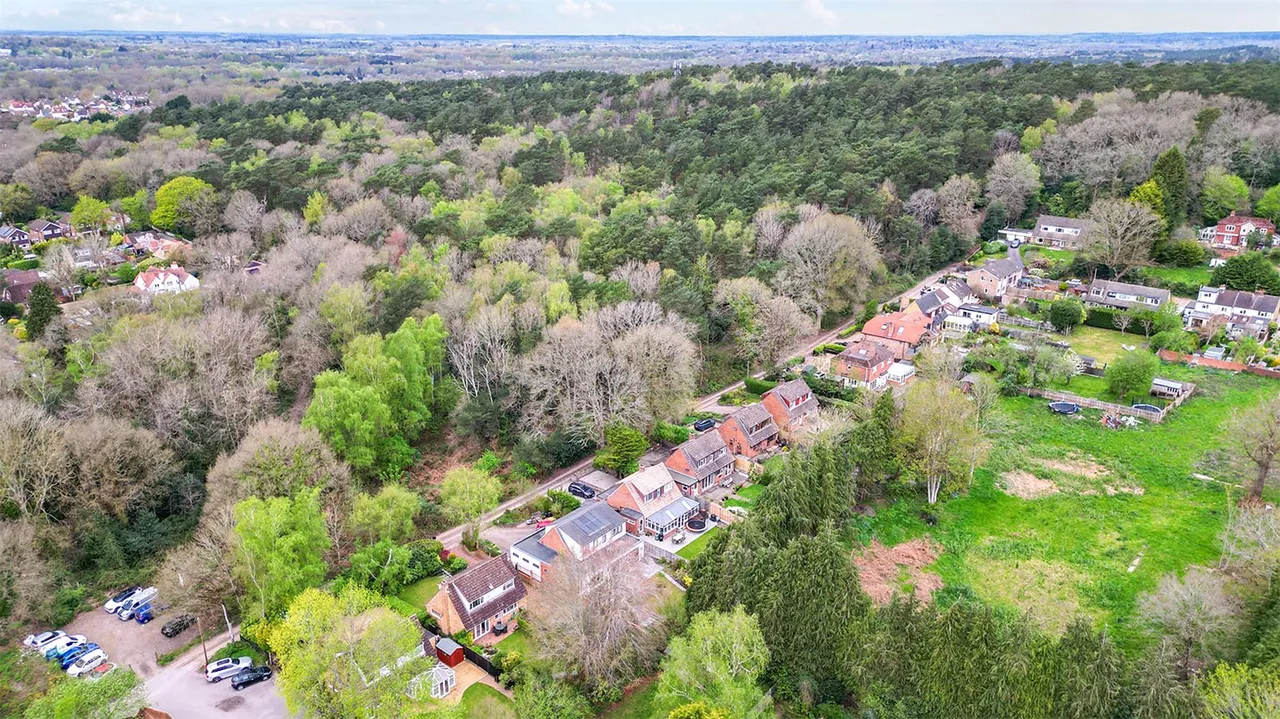 Nightingale Road, Ash, Guildford, Surrey, GU12 6DD, photo 18