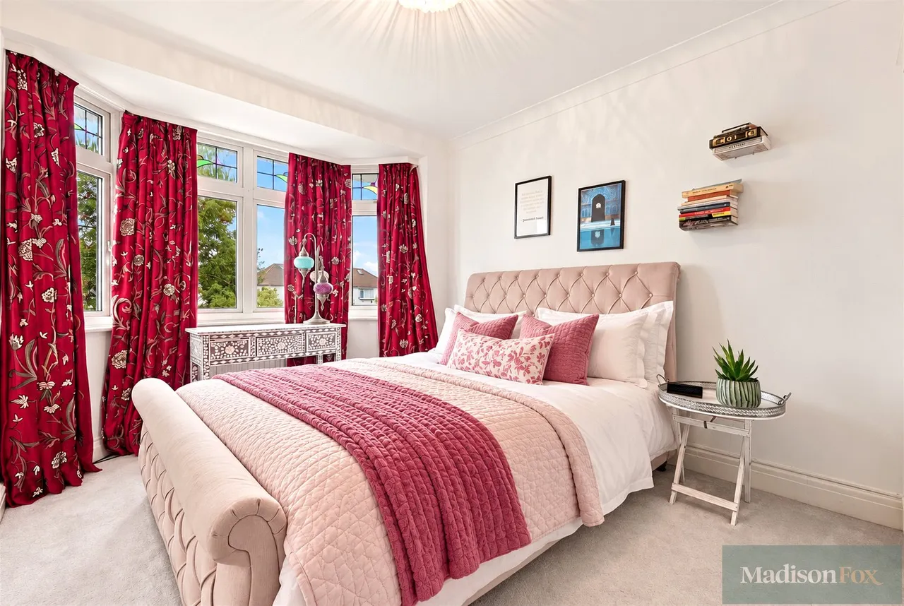 Eccleston Crescent, Chadwell Heath, RM6, photo 15