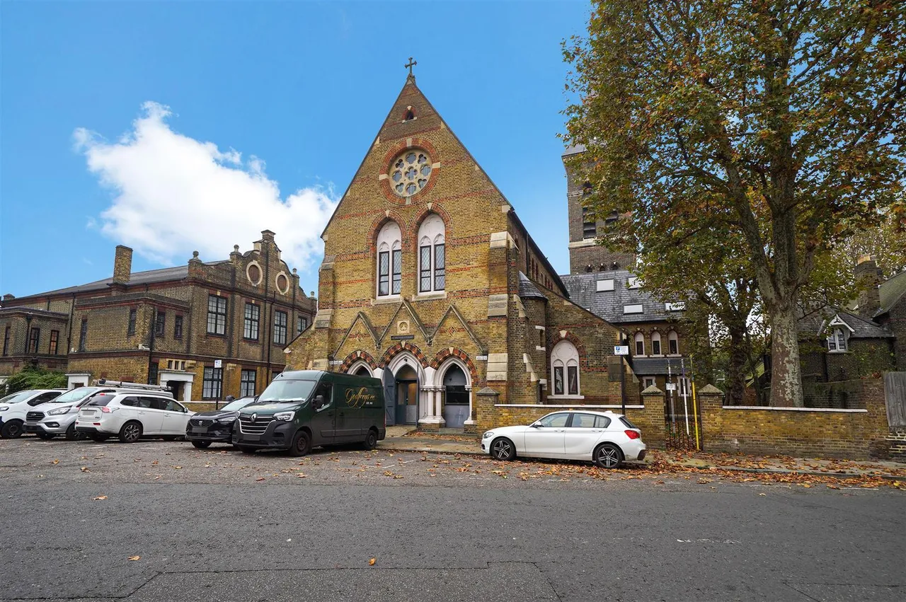 St. Leonards Road, Langdon Park, E14, photo 7