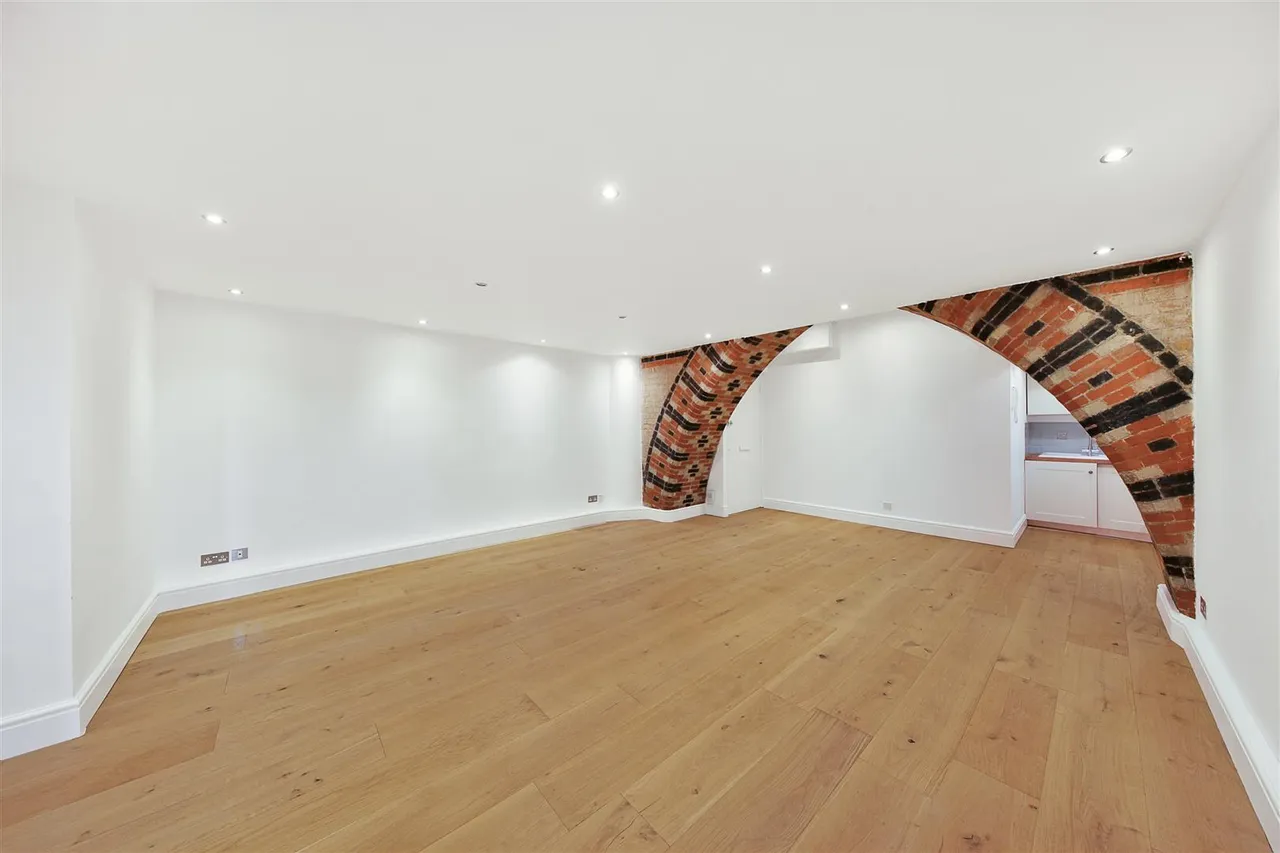 St. Leonards Road, Langdon Park, E14, photo 2
