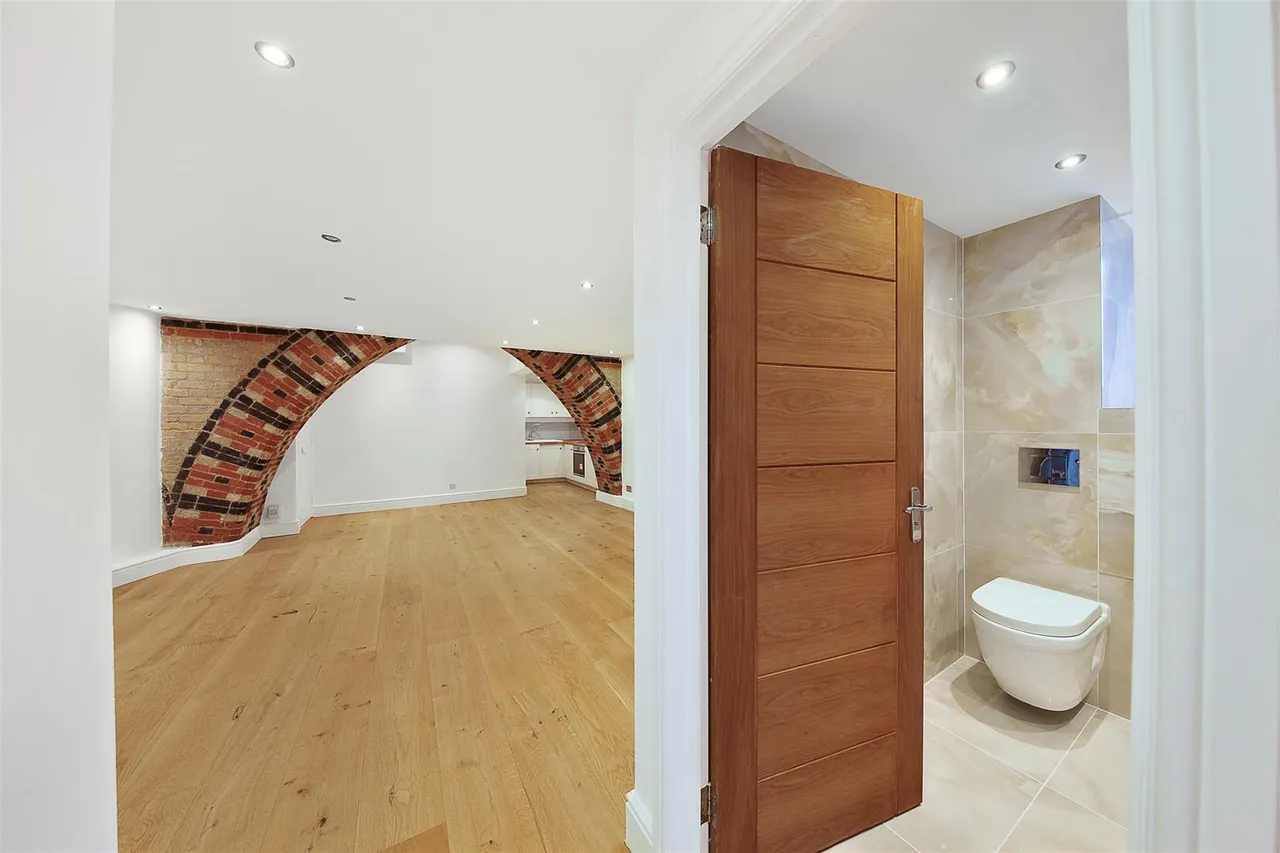 St. Leonards Road, Langdon Park, E14, photo 5