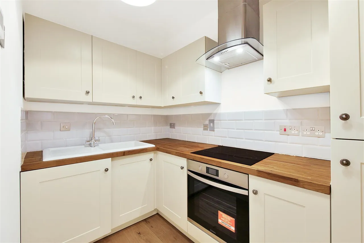 St. Leonards Road, Langdon Park, E14, photo 3